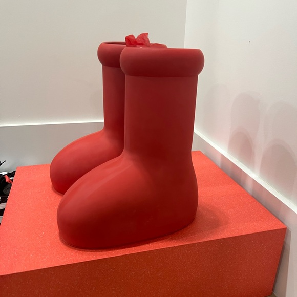 MSCHF Big Red Boots Size 10 (With Box) - Picture 2 of 2